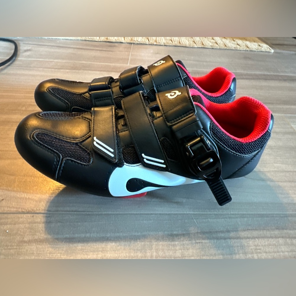 Peleton Cycling Shoes size 9